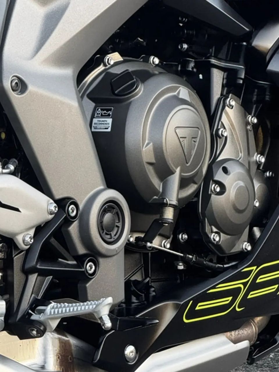 TRIUMPH DAYTONA 660